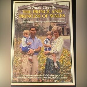 Princess Diana Book (1986) First Edition In Private In Public Vintage Hardcover